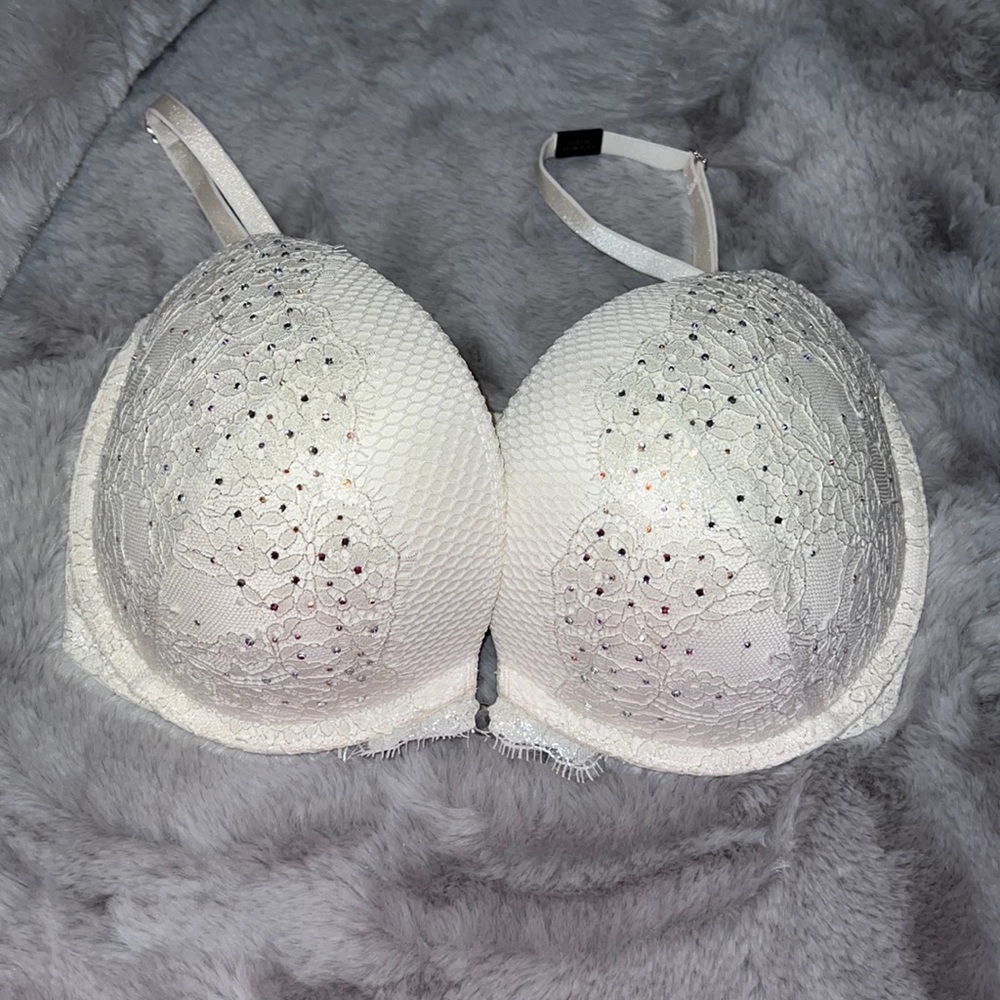 NWT vs 32DDD push-up